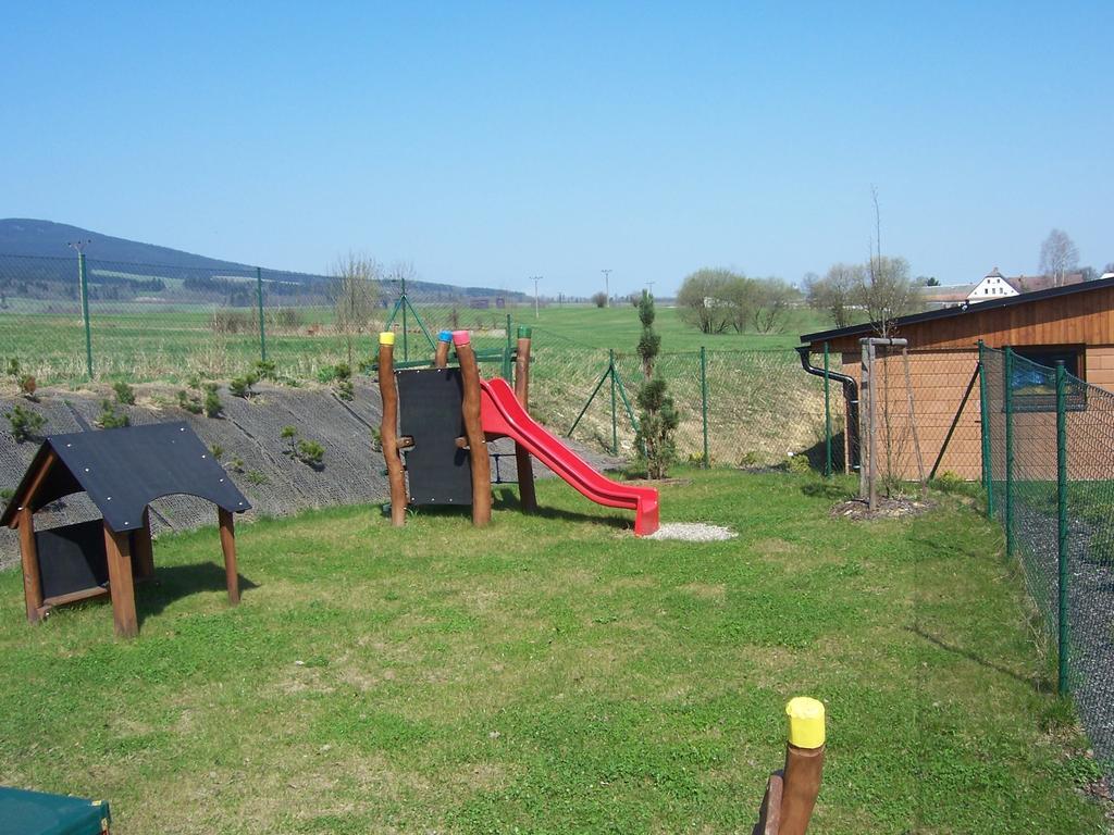 Penzion Jecminek Červená Voda エクステリア 写真