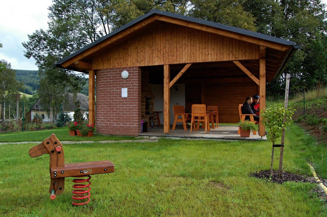 Penzion Jecminek Červená Voda エクステリア 写真